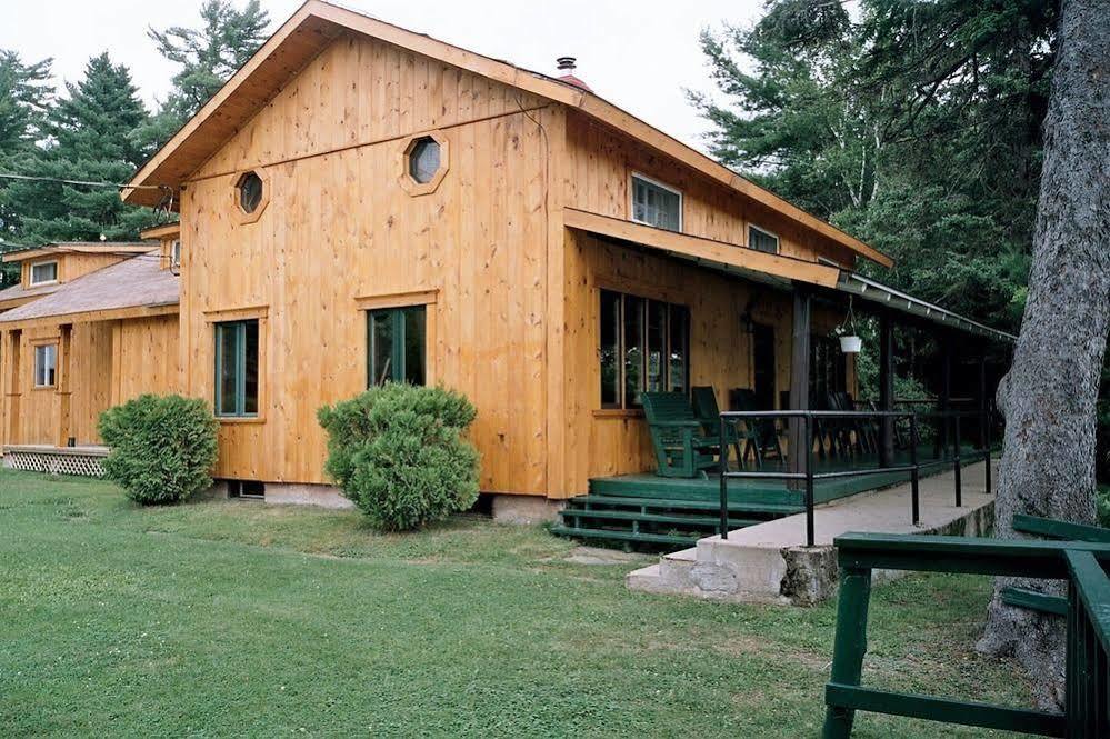 Pond'S Resort Blackville Eksteriør bilde