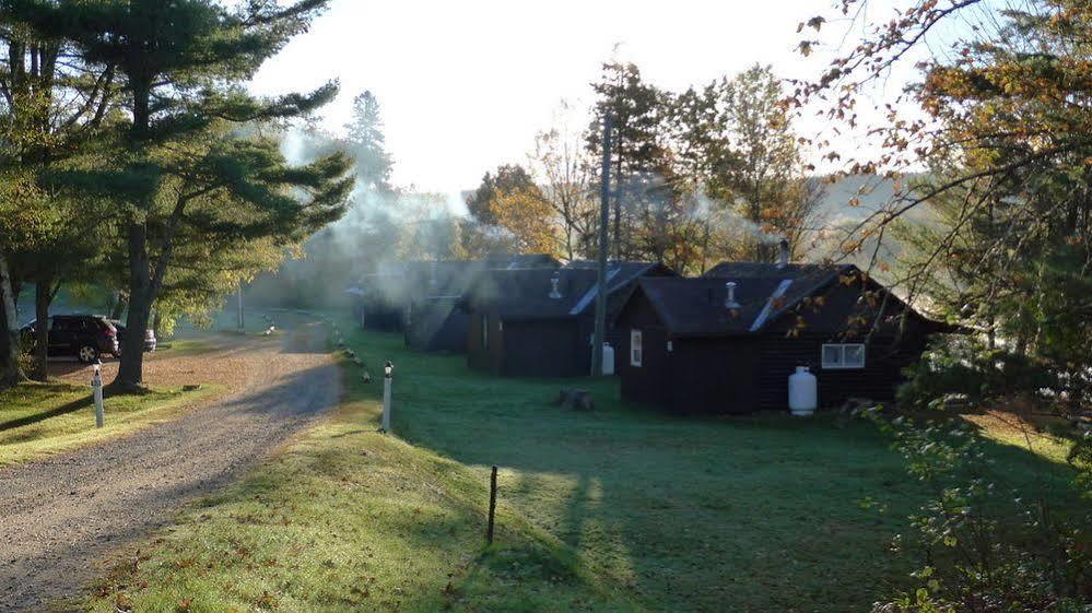 Pond'S Resort Blackville Eksteriør bilde