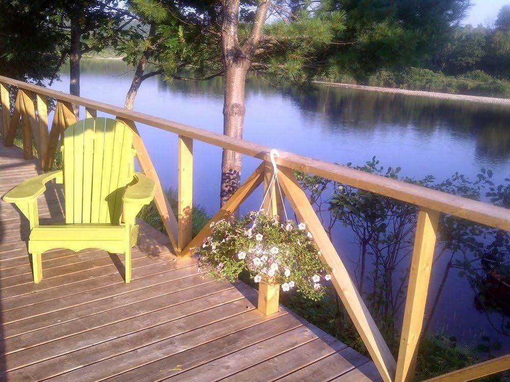 Pond'S Resort Blackville Eksteriør bilde